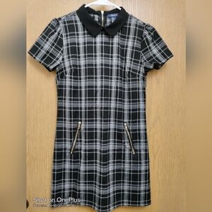 🎁  Forever 21 size Medium plaid dress black and white with back zipper